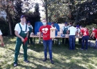 wspólne składanie budek z wolontariuszami coca cola