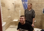 Dawid z mamą w nowej łazience
